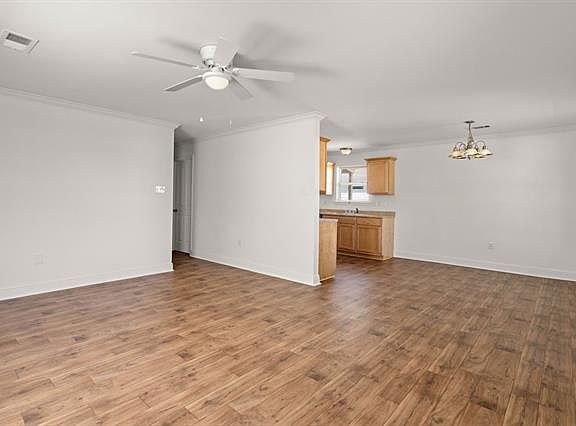 4th image of 407 W 33rd Ave