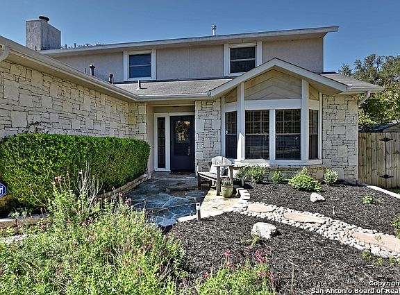 3rd image of 13215 Shorecliff St