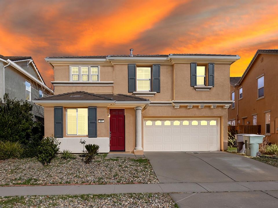 1st image of 301 Woodfield Ct