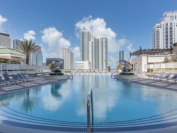 11th Floor InfinityEdge Pool