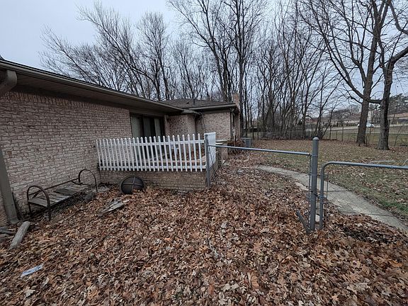 4th image of 11235 Common Rd