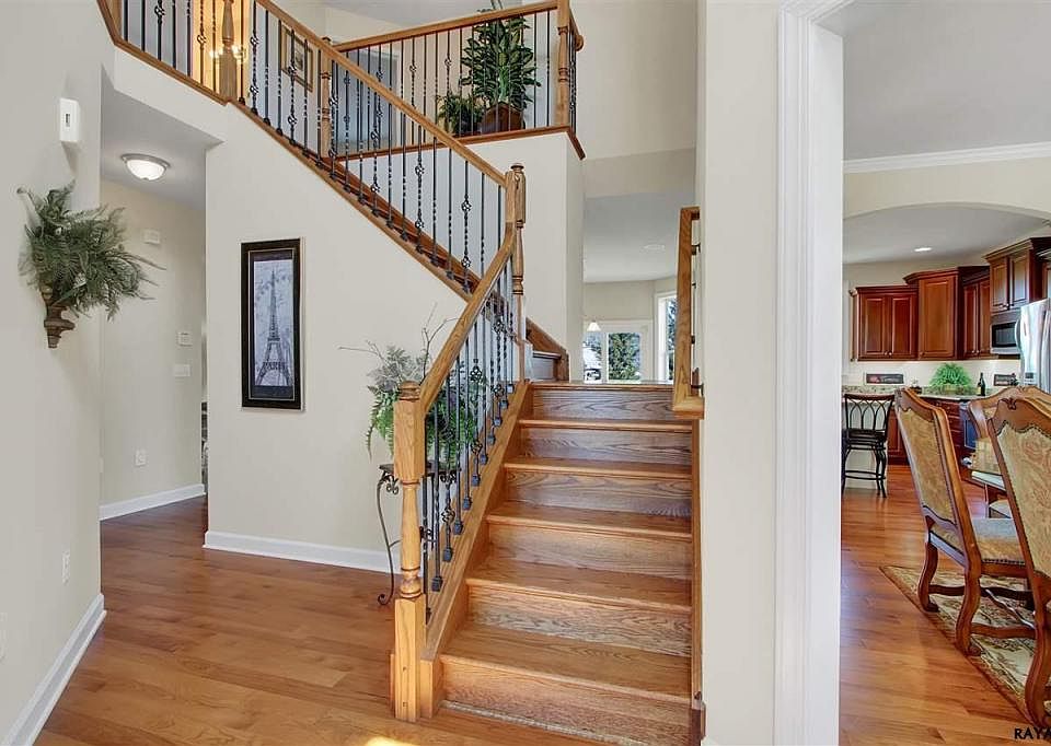 2nd image of 98 Springfield Dr #8