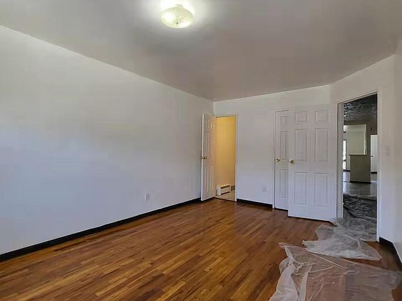 5th image of 1885 Shore Pkwy