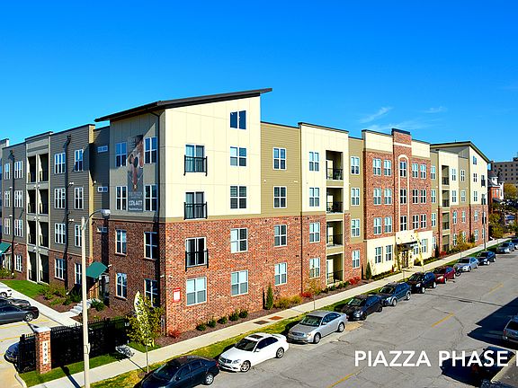 3rd image of 3939-3940 W Pine Blvd #414