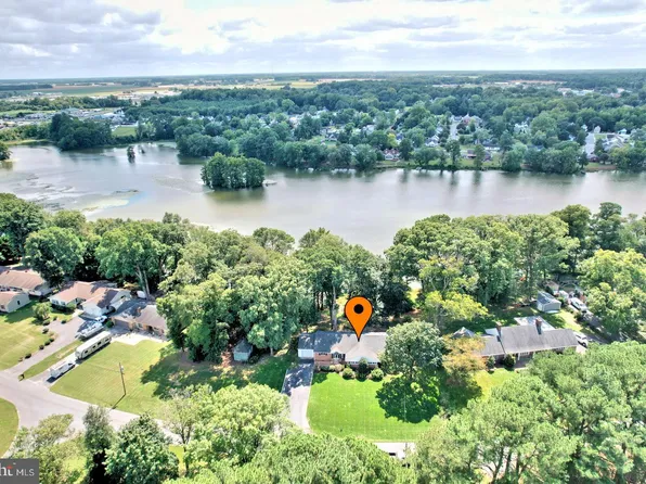 140 Lakeside Dr, Laurel, DE 19956