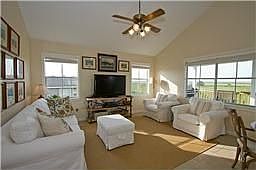 5th image of 4027 San Jacinto Dr