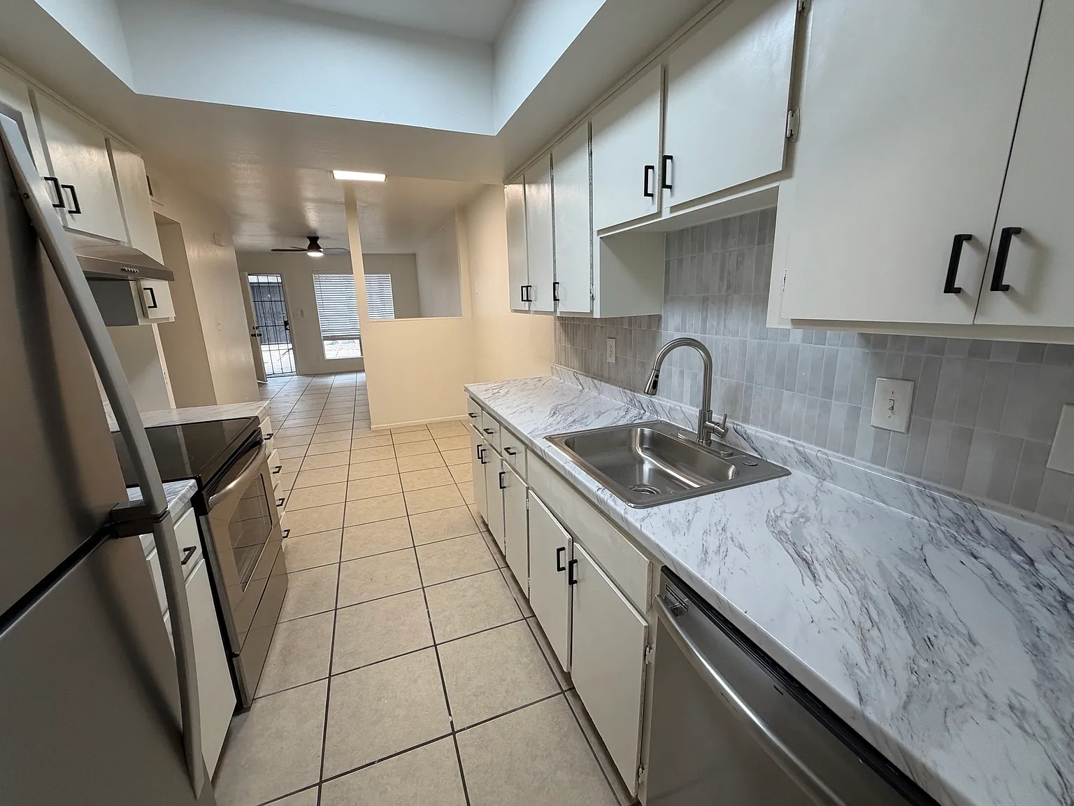 2 bed, 900 sqft, $1,350 — Photo 4