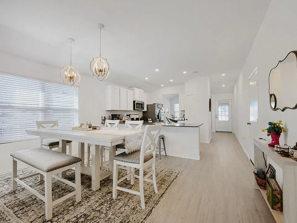 2521 Four Waters Loop