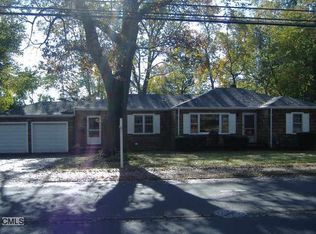 655 Connors Ln, Stratford, CT 06614