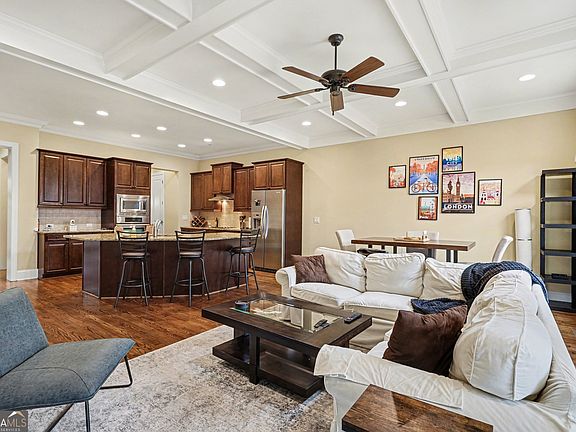 3rd image of 657 Lockton Pl