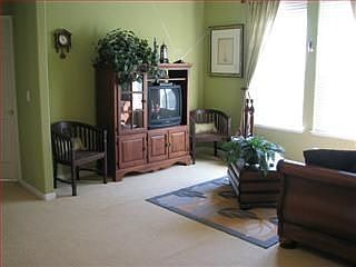 1st image of 885 La Crescent Pl