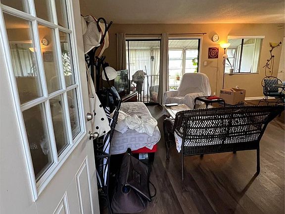 5th image of 757 Midway Dr Unit B