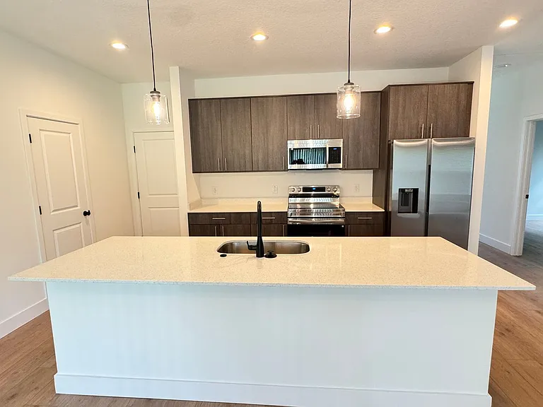 430 Wellwood St SW — Photo 37