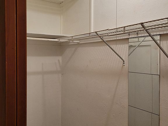 5th image of 310 13th Ave NE APT 14