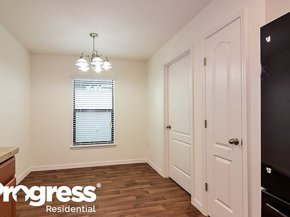 4th image of 1743 Chatham Green Cir