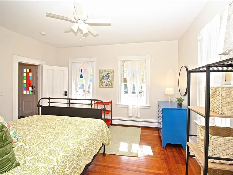 700 Thames St — Photo 33