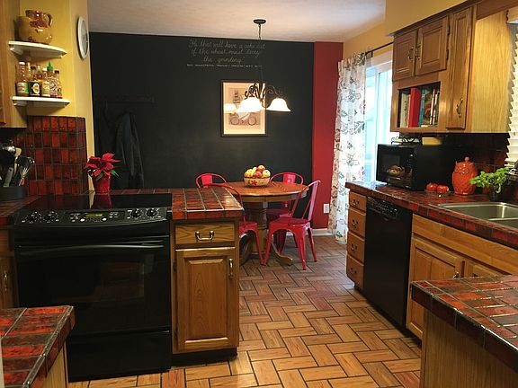 4th image of 302 Ardmore Dr