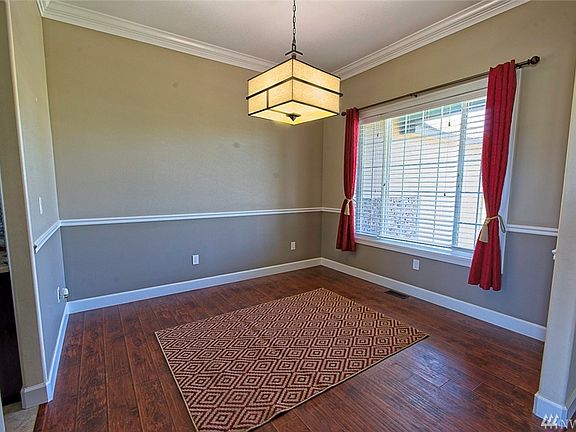 5th image of 6917 Road E NE