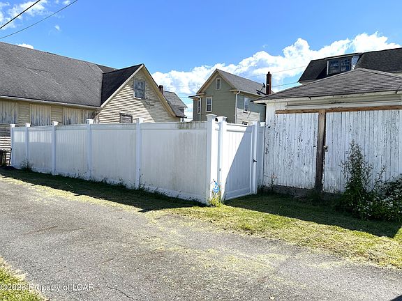 5th image of 531 E 2nd St