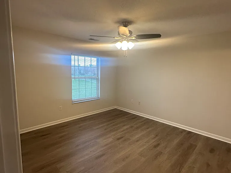 758 Hidden Springs Dr — Photo 8