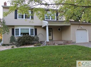 14 Everton Dr, East Brunswick, NJ 08816