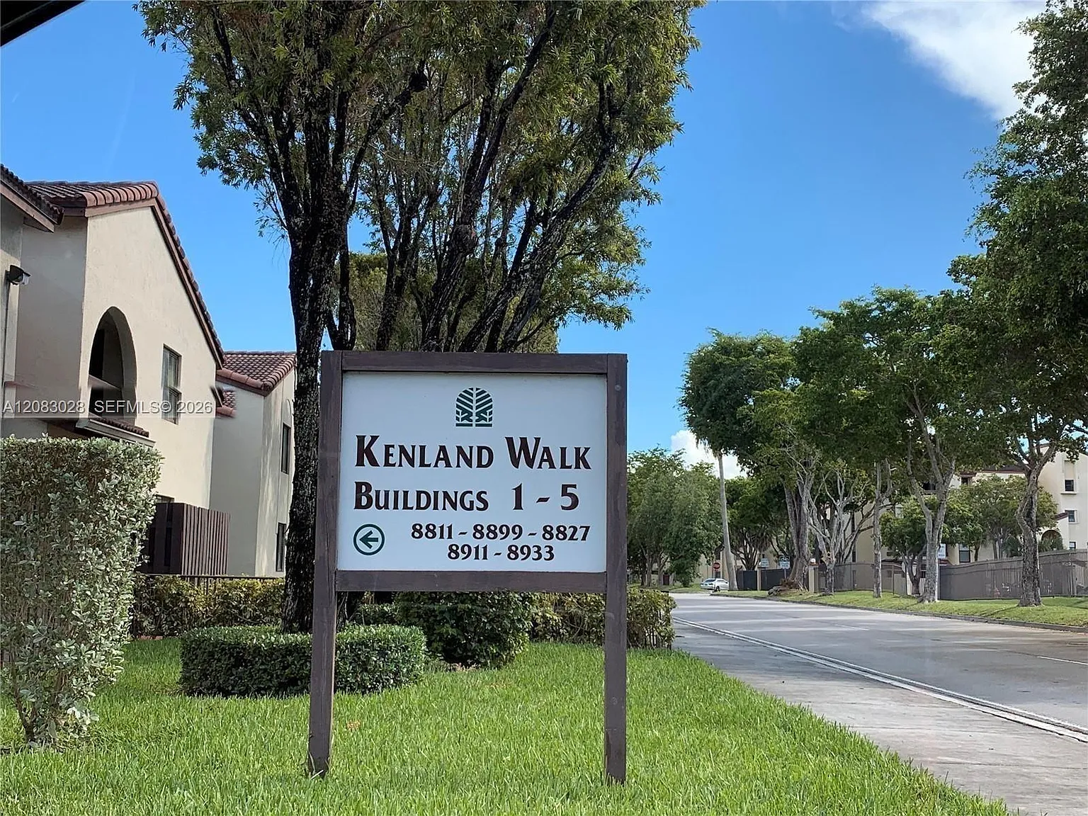 Kenland Walk Condo Iii — Photo 3