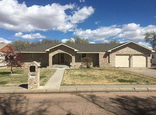 814 S Jackson St, Hugoton, KS 67951