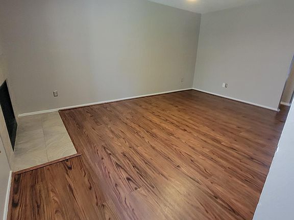 2nd image of 2521 Crosstimbers St APT D1