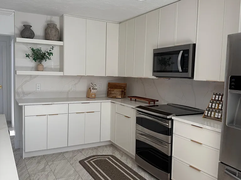 4534 N Lake Dr — Photo 9