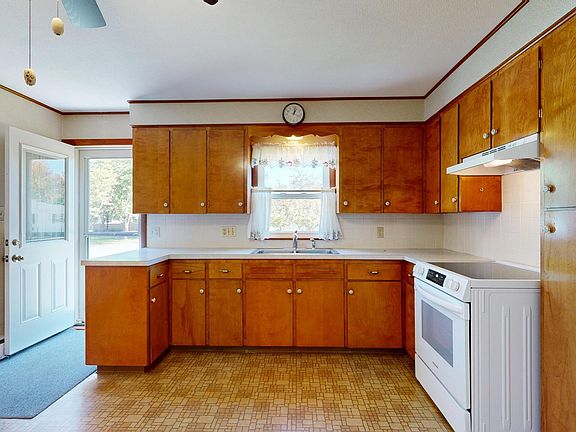 4th image of 63 Morse Avenue