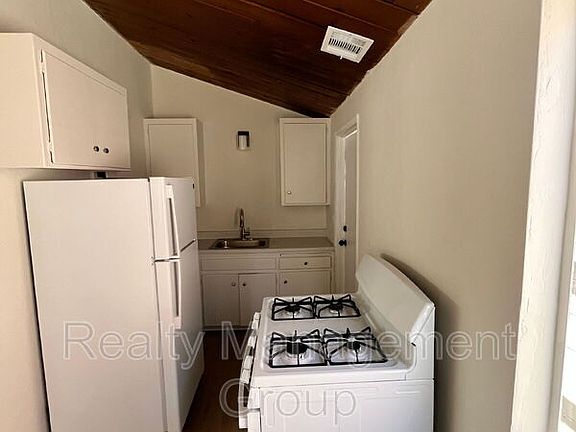 4th image of 4287 51st St