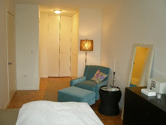 Rented by Stonehenge NYC LLC | media 109