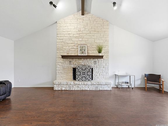 2nd image of 2420 Birkdale Ln