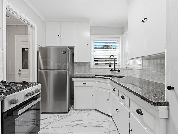 2nd image of 5201 W 51st St