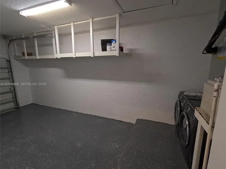 1211 SW 84th Ter — Photo 10