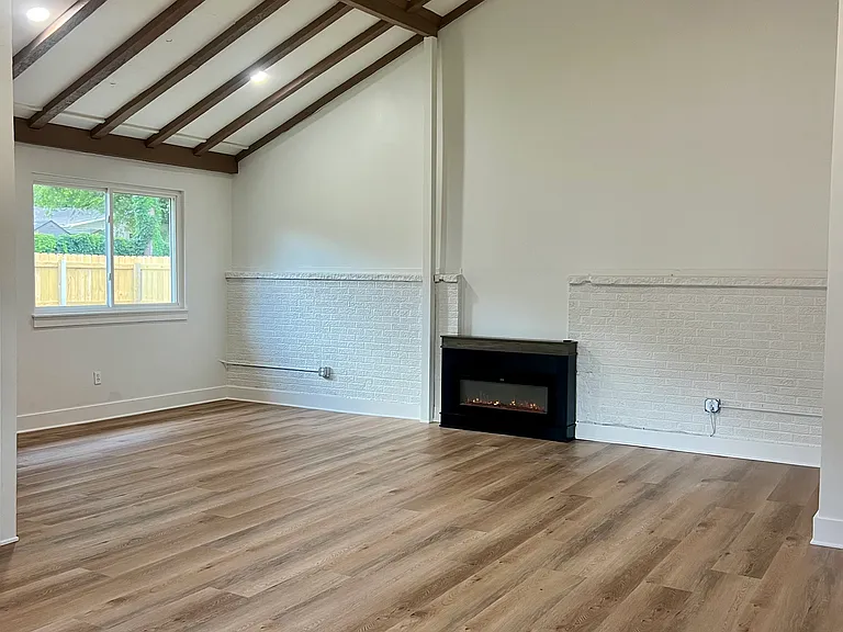 5501 S Newport Ave #B — Photo 3