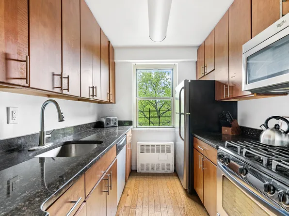 1065 Vermont Street 4L image 3 of 10