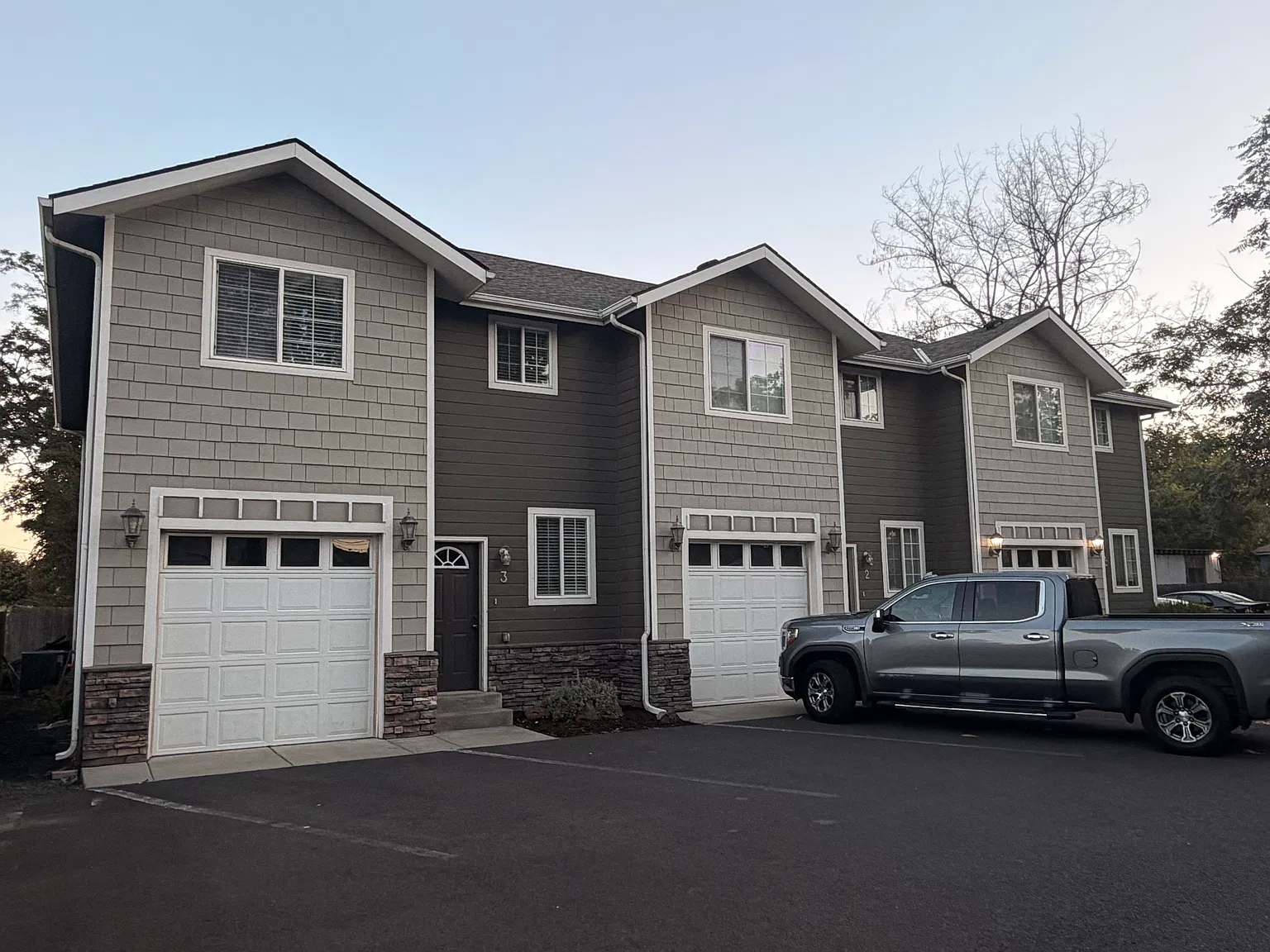 117 NE C St — Photo 1
