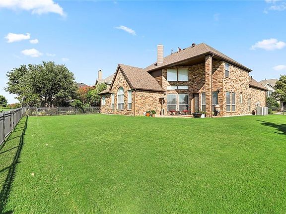3rd image of 3681 Roosevelt Dr