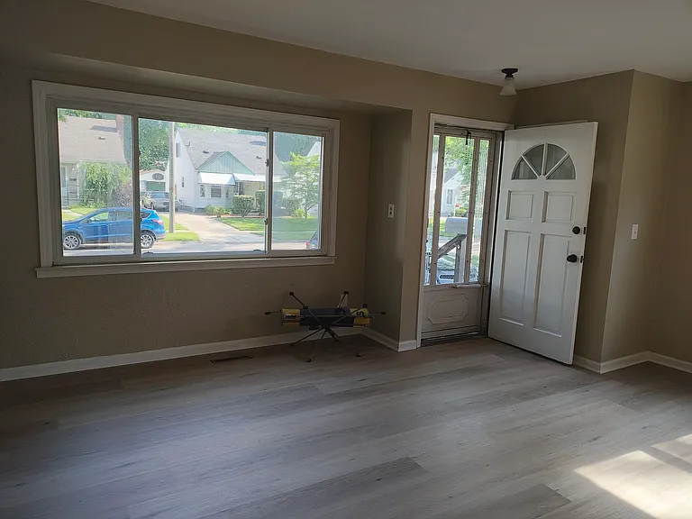 24399 Hopkins St — Photo 6