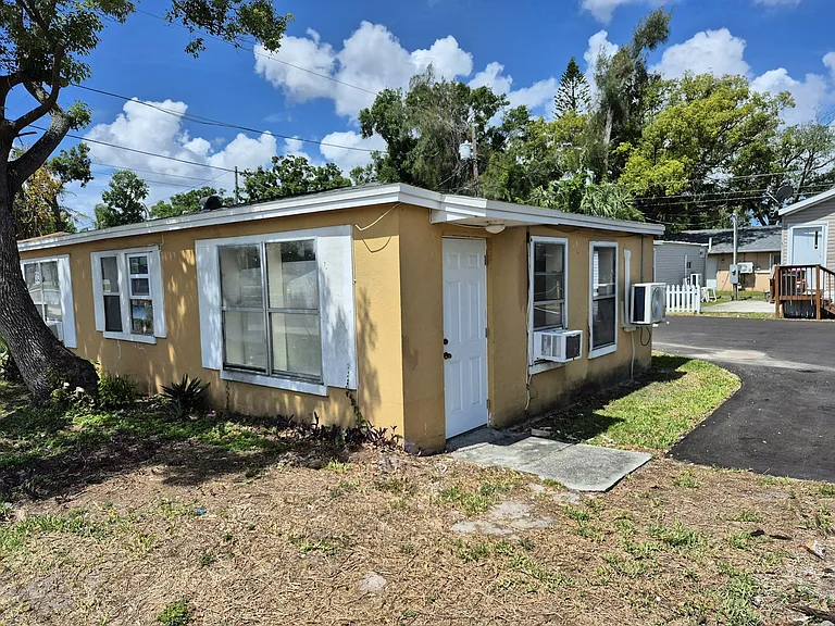 5680 28th St N #D1 — Photo 9