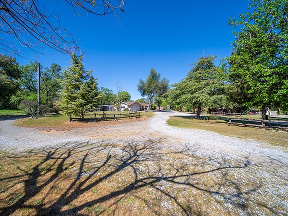 4th image of 21334 Dersch Rd