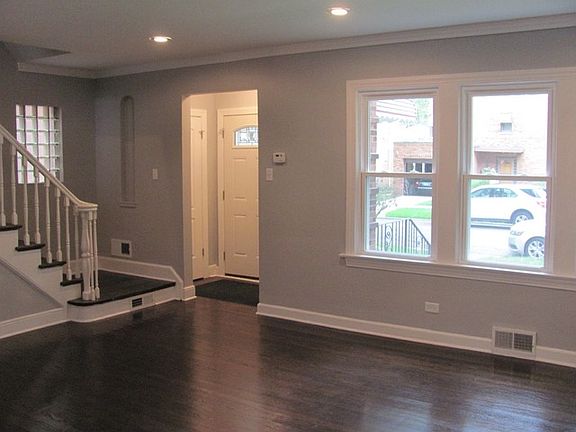2nd image of 8222 S Oglesby Ave