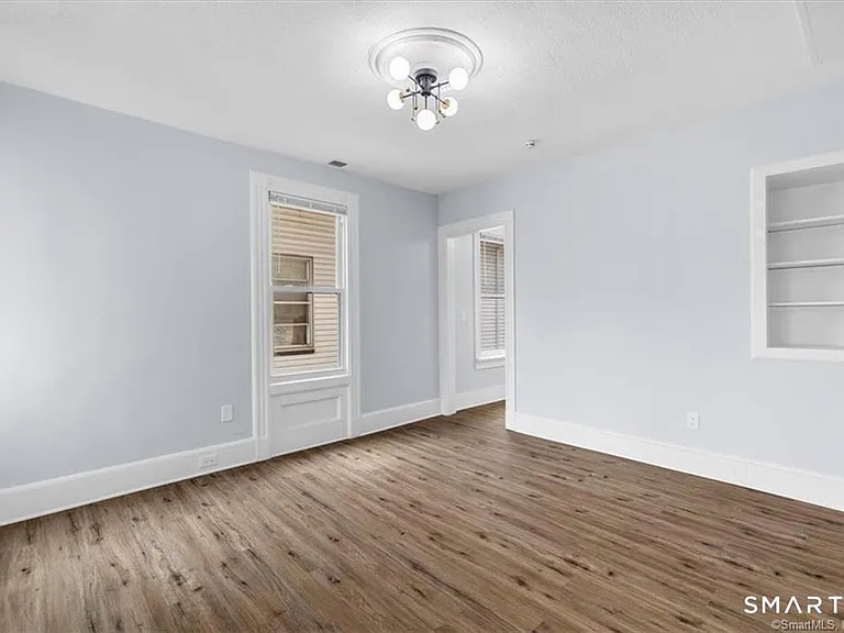 55 Admiral St #2 — Photo 6