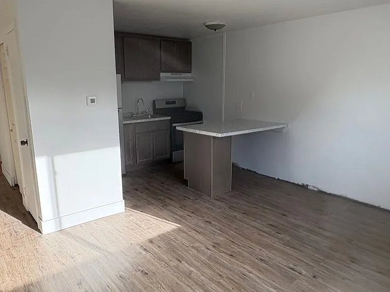 131-133 S 48th St — Photo 28
