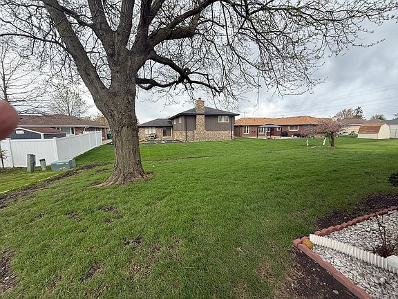 3rd image of 15542 Catalina Ct