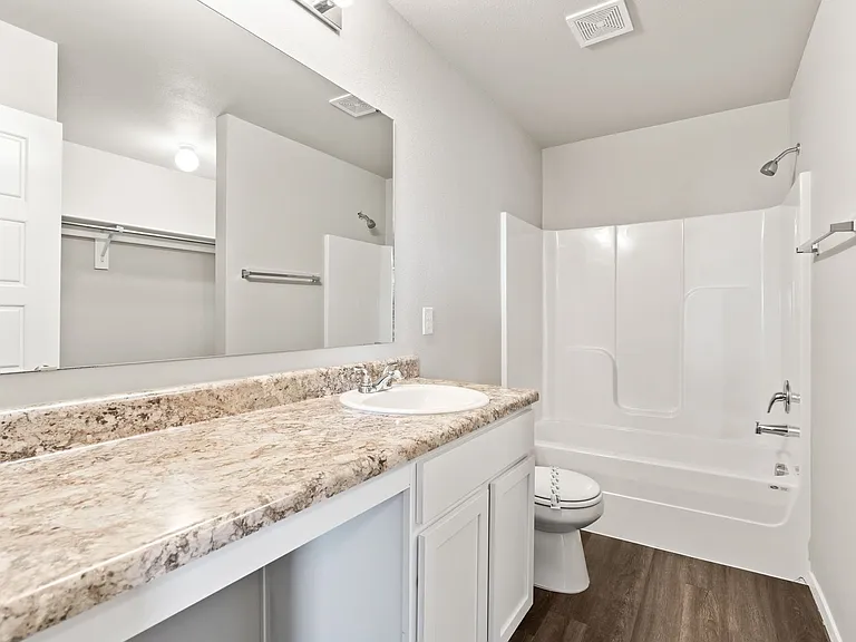 501B W Christopher Dr — Photo 17