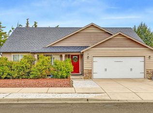 545 N Heights Dr, Eagle Point, OR 97524