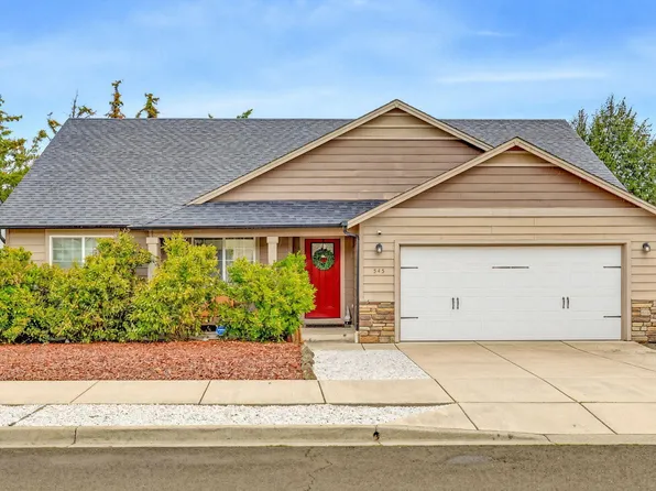 545 N Heights Dr, Eagle Point, OR 97524