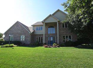9954 Water Crest Dr, Fishers, IN 46038